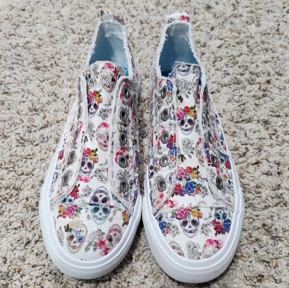 Blowfish white sugar skull shoes, size 10